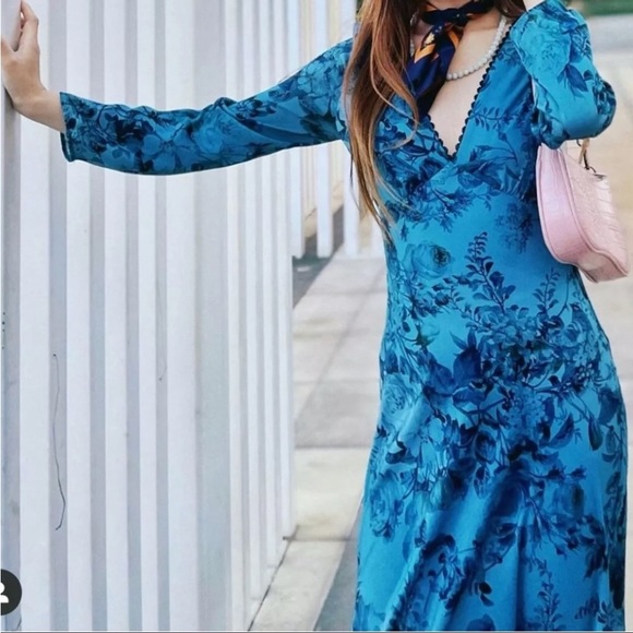 ✨✨ Zara Floral Print Dress Blue|Black - Picture 13 of 13